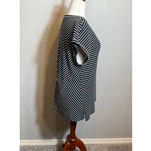 Chico's top black & white striped short sleeve twist detail on back Sz 3 US XL - Picture 3 of 8